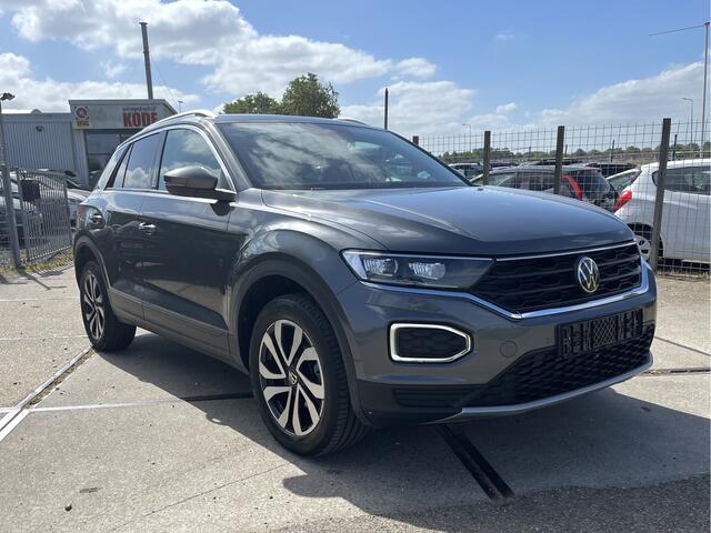 Volkswagen T-Roc 1.5 TSI Active DAB | Carplay/Android auto | Stoelverwarming | Achteruitrijcamera