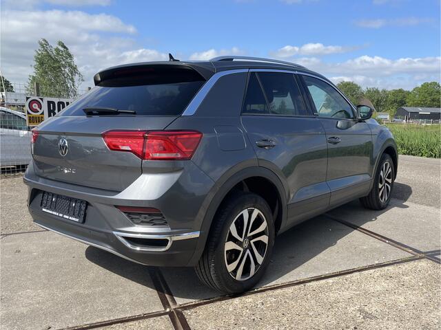 Volkswagen T-Roc 1.5 TSI Active DAB | Carplay/Android auto | Stoelverwarming | Achteruitrijcamera