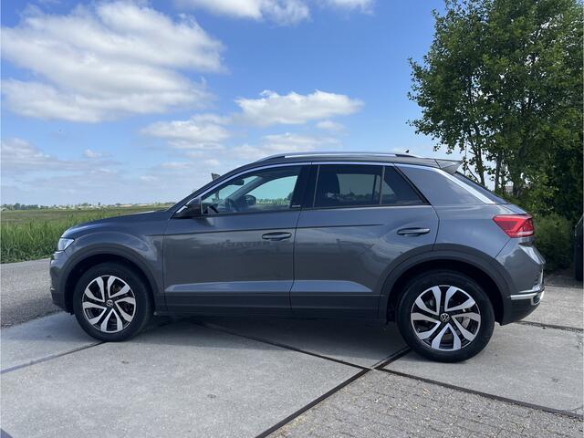Volkswagen T-Roc 1.5 TSI Active DAB | Carplay/Android auto | Stoelverwarming | Achteruitrijcamera