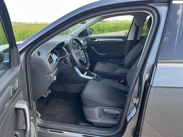 Volkswagen T-Roc 1.5 TSI Active DAB | Carplay/Android auto | Stoelverwarming | Achteruitrijcamera