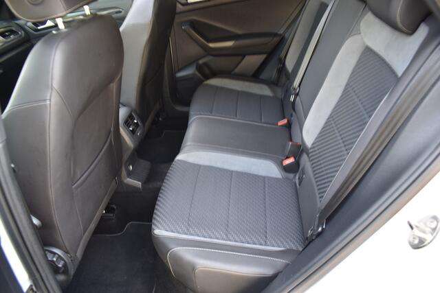 Volkswagen T-Roc 1.5 TSI Sport Business R / Automaat / Panorama-dak / Parkeerhulp / Adaptive Cruise / Ski-luik / LED