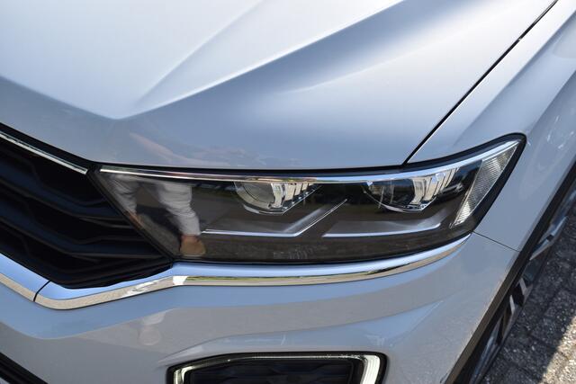 Volkswagen T-Roc 1.5 TSI Sport Business R / Automaat / Panorama-dak / Parkeerhulp / Adaptive Cruise / Ski-luik / LED