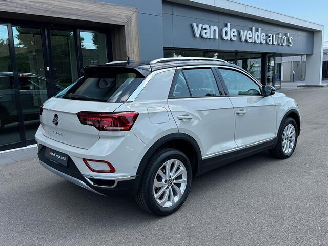 Volkswagen T-Roc 1.5 TSI 150pk DGS Style | Dode hoek | Keyless | Camera | Carplay | Rijklaar incl. garantie