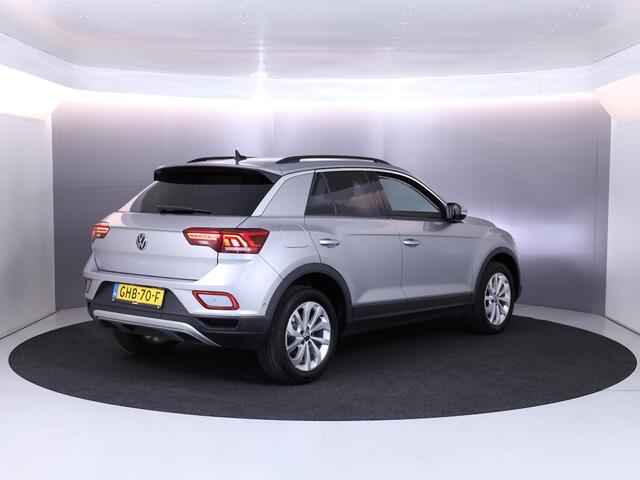 Volkswagen T-Roc 1.5 TSI Life Edition 150 pk Automaat (DSG) | Verlengde garantie | Navigatie via App | Parkeersensoren (Park assist) | Achteruitrijcamera | Adaptieve cruise control |