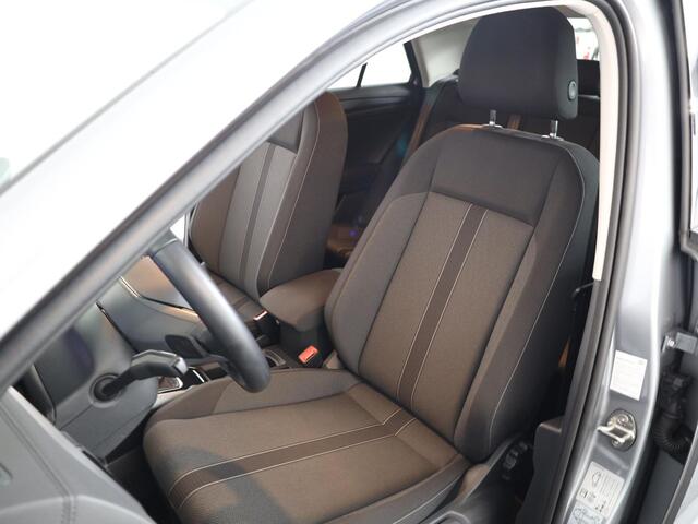 Volkswagen T-Roc 1.5 TSI Life Edition 150 pk Automaat (DSG) | Verlengde garantie | Navigatie via App | Parkeersensoren (Park assist) | Achteruitrijcamera | Adaptieve cruise control |