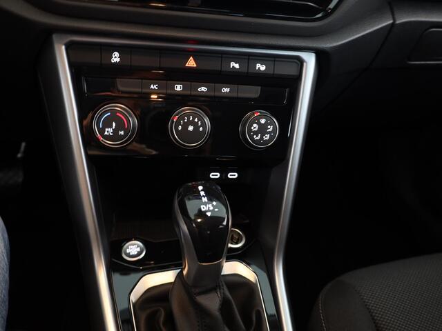 Volkswagen T-Roc 1.5 TSI Life Edition 150 pk Automaat (DSG) | Verlengde garantie | Navigatie via App | Parkeersensoren (Park assist) | Achteruitrijcamera | Adaptieve cruise control |