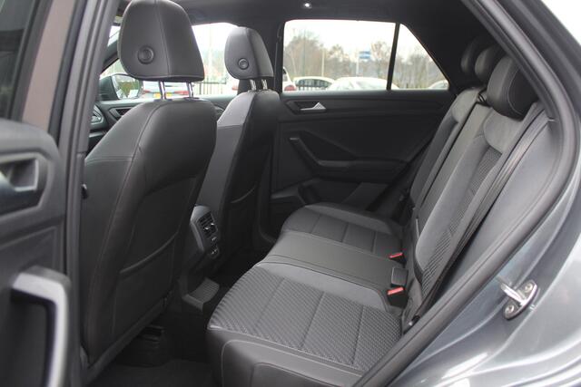 Volkswagen T-Roc 1.5 TSI Sport Business 3x R-Line / Camera / Virtual Cockpit / Navigatie / 19'' / Keyless / Stoelverwarming / ACC