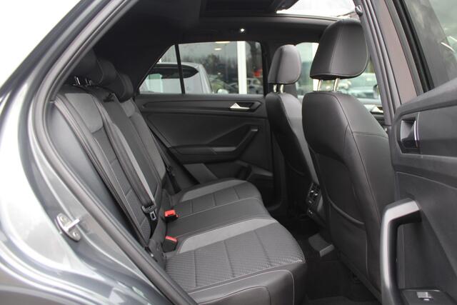 Volkswagen T-Roc 1.5 TSI Sport Business 3x R-Line / Camera / Virtual Cockpit / Navigatie / 19'' / Keyless / Stoelverwarming / ACC