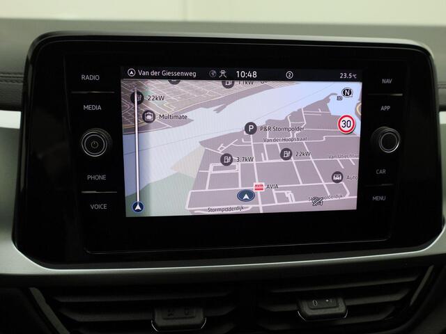 Volkswagen T-Roc 1.0TSI/116PK Life · Navigatie · Parkeersensoren · Stoelverwarming · Garantie tot juli 2026