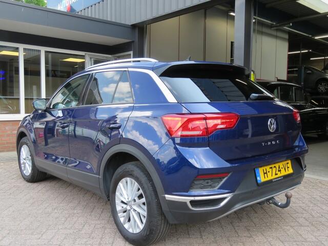 Volkswagen T-Roc 1.5 TSI 150pk STYLE BNS / Camera / Trekhaak / Virtual / BOVAG garantie