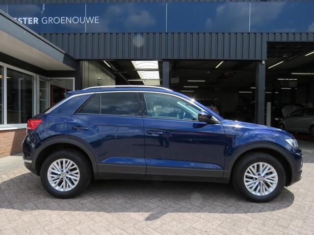Volkswagen T-Roc 1.5 TSI 150pk STYLE BNS / Camera / Trekhaak / Virtual / BOVAG garantie