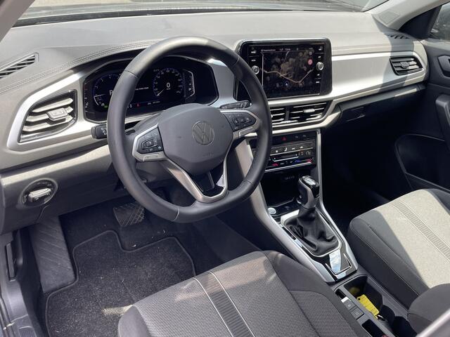 Volkswagen T-Roc 1.5 TSI 150pk Life Edition DSG / Navigatie / Parkeerhulp / Camera