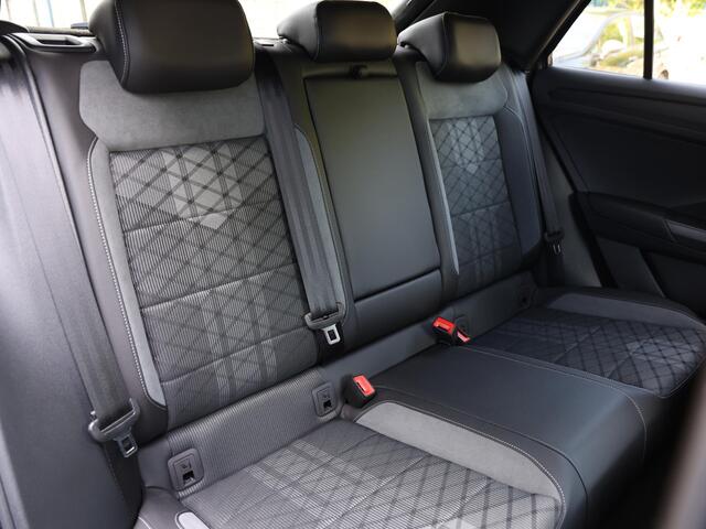Volkswagen T-Roc 1.5 TSI R-Line 150PK DSG | Led | Navigatie | Dodehoek sensor | Trekhaak | Camera