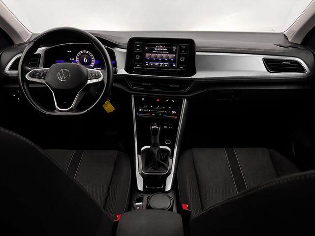 Volkswagen T-Roc 1.5 TSI Life Business Clima, Apple carplay, Parkeersensoren, Virtual desk, Cruise control, A start stop