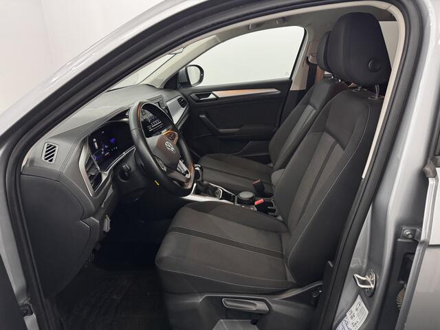 Volkswagen T-Roc 1.5 TSI Life Business Clima, Apple carplay, Parkeersensoren, Virtual desk, Cruise control, A start stop