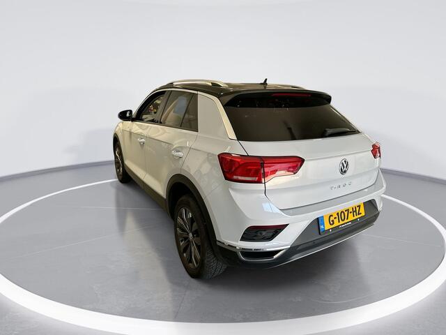 Volkswagen T-Roc 1.0 TSI 115pk Style · Apple/Android Car Play · Camera · Navi · P-Sensoren · DAB · 17'' Inch ·