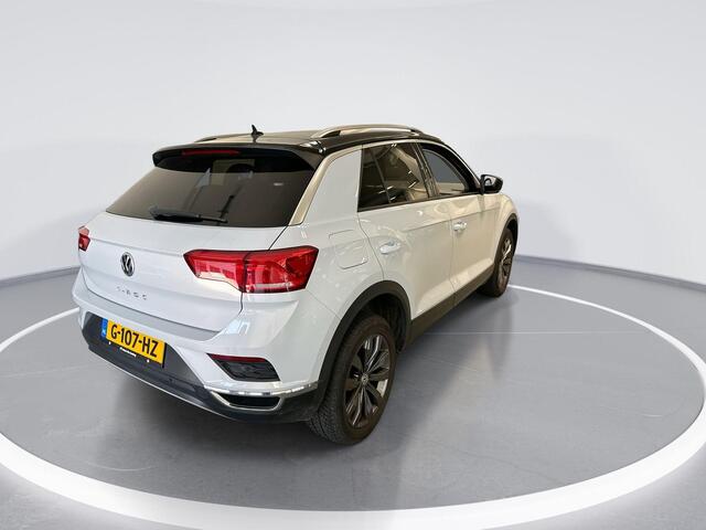 Volkswagen T-Roc 1.0 TSI 115pk Style · Apple/Android Car Play · Camera · Navi · P-Sensoren · DAB · 17'' Inch ·