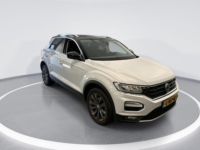 Volkswagen T-Roc 1.0 TSI 115pk Style · Apple/Android Car Play · Camera · Navi · P-Sensoren · DAB · 17'' Inch ·