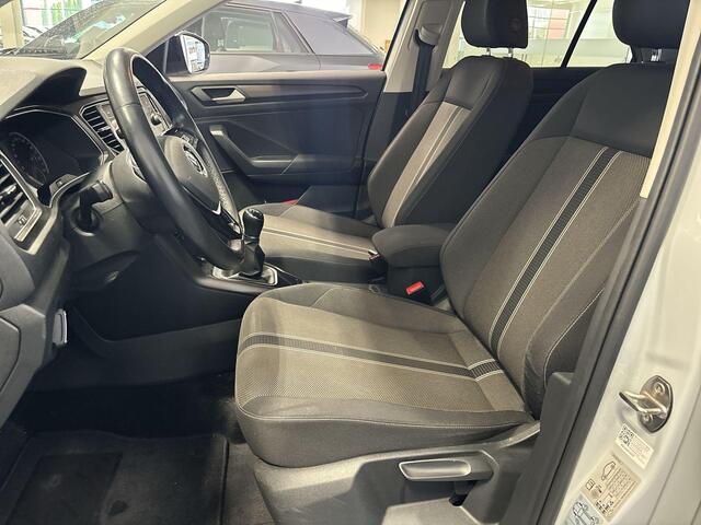 Volkswagen T-Roc 1.0 TSI 115pk Style · Apple/Android Car Play · Camera · Navi · P-Sensoren · DAB · 17'' Inch ·