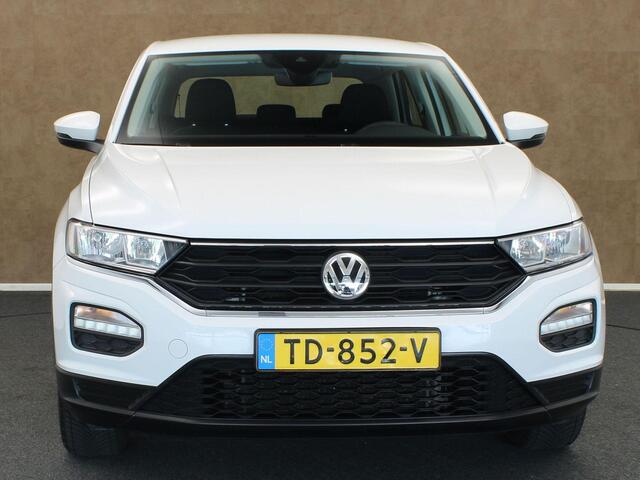 Volkswagen T-Roc 1.0 TSI - ORIGINEEL NEDERLANDSE AUTO - VASTE TREKHAAK - TREKGEWICHT 1300 KG - AIRCO - 4 SEIZOENEN BANDEN - BLUETOOTH - GROOT MULTIMEDIASCHERM - 4 X ELEKTRISCHE RAMEN - LICHTSENSOR - NETTE AUTO