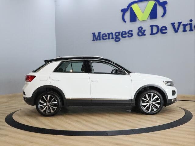 Volkswagen T-Roc 1.0 TSI Style Business Airco ECC | Apple Carplay | Trekhaak | Navigatie | Virtual | LED | Isofix | NAP