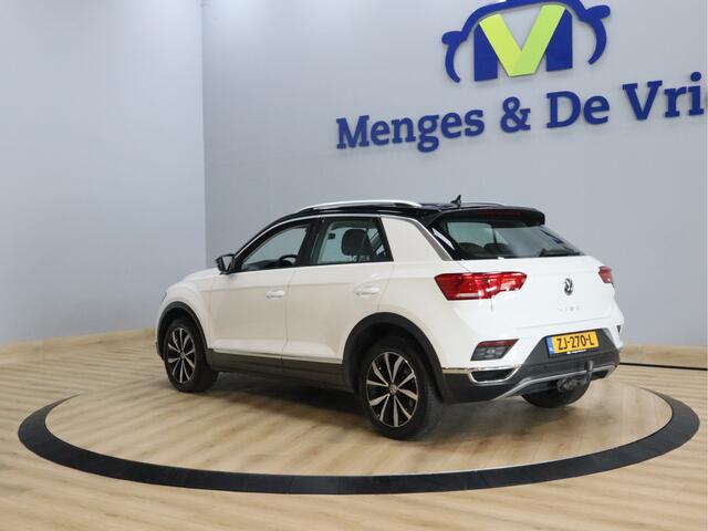 Volkswagen T-Roc 1.0 TSI Style Business Airco ECC | Apple Carplay | Trekhaak | Navigatie | Virtual | LED | Isofix | NAP