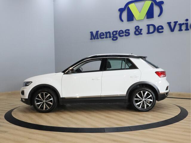 Volkswagen T-Roc 1.0 TSI Style Business Airco ECC | Apple Carplay | Trekhaak | Navigatie | Virtual | LED | Isofix | NAP