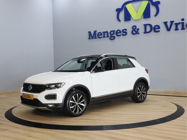Volkswagen T-Roc 1.0 TSI Style Business Airco ECC | Apple Carplay | Trekhaak | Navigatie | Virtual | LED | Isofix | NAP
