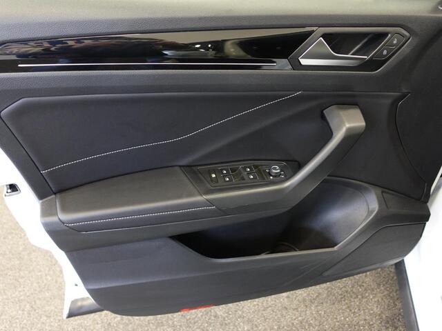 Volkswagen T-Roc 1.0 TSI R-Line Business Airco Navi Carplay PDC VA Massage Full LED Adaptive Cruise Control Ambiente verlichting
