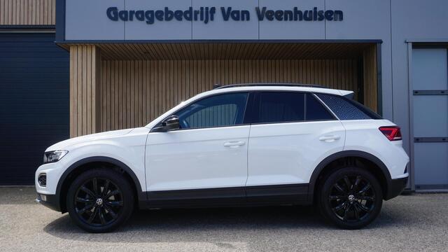 Volkswagen T-Roc 1.5 TSI 150PK DSG Sport & Black Style Pano.Dak Virtual Cockpit 18inch LM LED A-camera *Zeer Nette T-Roc*