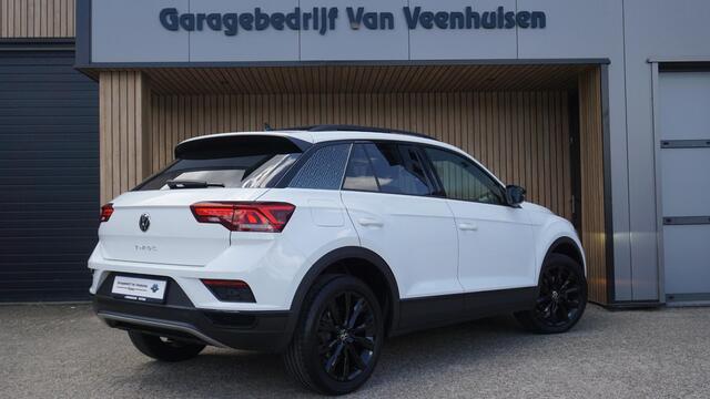 Volkswagen T-Roc 1.5 TSI 150PK DSG Sport & Black Style Pano.Dak Virtual Cockpit 18inch LM LED A-camera *Zeer Nette T-Roc*