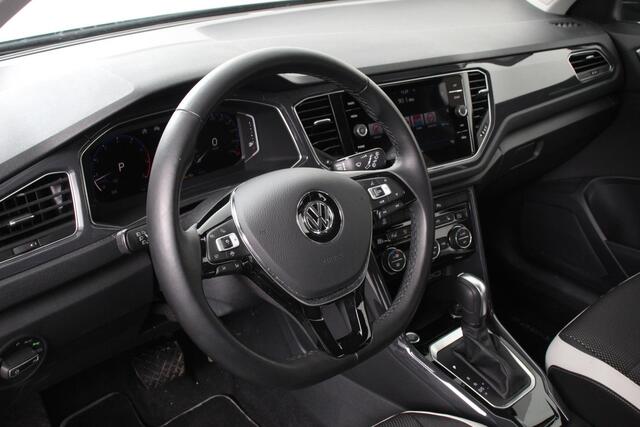 Volkswagen T-Roc 1.5 TSI 150pk DSG Sport Plus | Navigatie | Climate Control | Cruise control adaptief | Camera | Parkeer sensoren | Electrisch bedienbare achterklep| Lichtmetalen Velgen