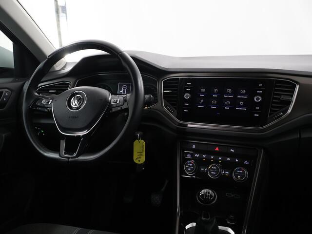 Volkswagen T-Roc 1.5 TSI Style | Stoel/Stuurwielverwarming | Parkeercamera | Climate Control | Apple Carplay/Android Auto |