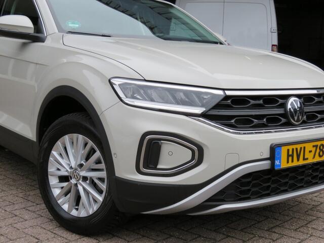 Volkswagen T-Roc 1.5 TSI 150pk DSG-aut. LIFE BNS / Navi / Trekhaak afn.baar / Stoelverw. / FABRIEKS garantie
