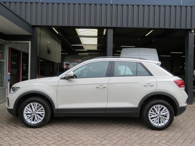 Volkswagen T-Roc 1.5 TSI 150pk DSG-aut. LIFE BNS / Navi / Trekhaak afn.baar / Stoelverw. / FABRIEKS garantie