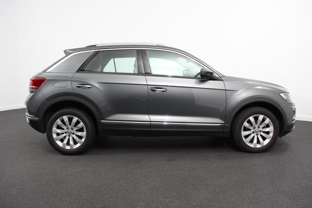 Volkswagen T-Roc 1.5 TSI DSG Sport | Navigatie | Apple Carplay/Android Auto | Adaptieve Cruise Control | Digitale Cockpit | Camera | Elektrische Achterklep |