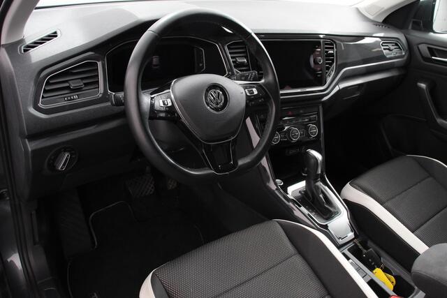 Volkswagen T-Roc 1.5 TSI DSG Sport | Navigatie | Apple Carplay/Android Auto | Adaptieve Cruise Control | Digitale Cockpit | Camera | Elektrische Achterklep |