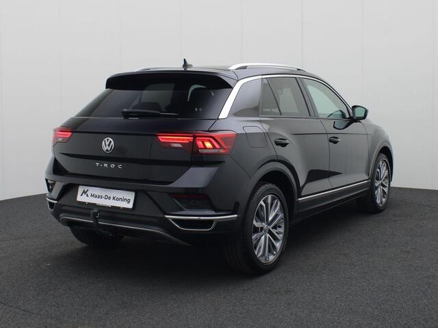 Volkswagen T-Roc 1.5 TSI 150pk DSG Sport Business R · Navigatie · Trekhaak · Camera + Parkeersensoren ·