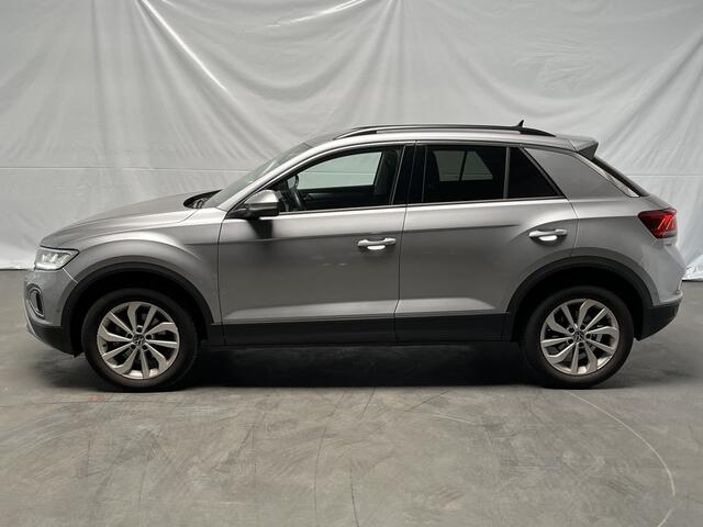 Volkswagen T-Roc 1.5 TSI Life Edition / AUTOMAAT/ GARANTIE TM 08-2028/ PARK. SENSOR. V+A/ CAMERA/ APP-CONNECT/ KEYLESS/ DIGITAL DASH/ ACC/ DAB/ NAVI/ CLIMA/ ISOFIX/ 17'' LMV