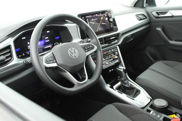 Volkswagen T-Roc 1.5 TSI 150pk DSG Life Edition Camera Navigatie ACC Carplay Keyless Led