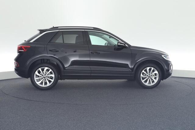 Volkswagen T-Roc 1.5 TSI 150pk DSG Life Edition Camera Navigatie ACC Carplay Keyless Led