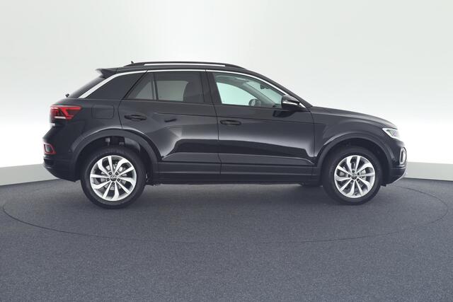 Volkswagen T-Roc 1.5 TSI 150pk DSG Life Edition Camera Navigatie ACC Carplay Keyless Led