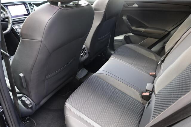 Volkswagen T-Roc 2.0 TSI 4Motion R DOWNPIPE STAGE-2 CAMERA PANO ACC CARPLAY DAB NAVI BEATS 19"LMV ELEK.ACHTERKLEP ZWARTE-HEMEL TREKHAAK-AFN STOELVERW. ENZ!