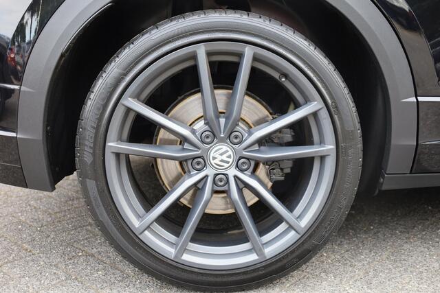 Volkswagen T-Roc 2.0 TSI 4Motion R DOWNPIPE STAGE-2 CAMERA PANO ACC CARPLAY DAB NAVI BEATS 19"LMV ELEK.ACHTERKLEP ZWARTE-HEMEL TREKHAAK-AFN STOELVERW. ENZ!