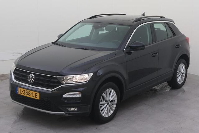 Volkswagen T-Roc 1.0 TSI Style Panoramadak / App-connect / Trekhaak / Parkeersensoren / Airco / Cruise