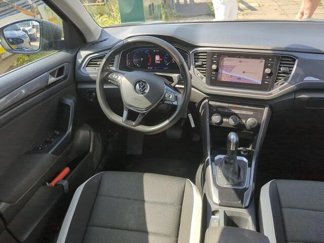 Volkswagen T-Roc 1.5 TSI Sport / DSG / Virtual Cockpit / Navi / LED / Climate Control / Camera / Trekhaak / 17" LMV