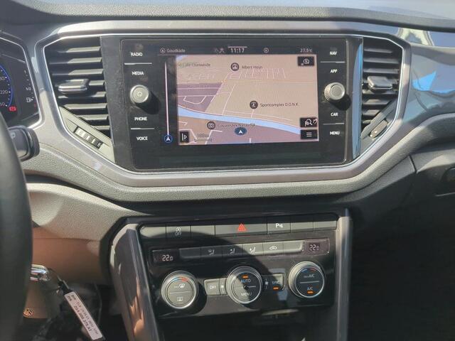 Volkswagen T-Roc 1.5 TSI Sport / DSG / Virtual Cockpit / Navi / LED / Climate Control / Camera / Trekhaak / 17" LMV