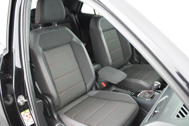 Volkswagen T-Roc 1.5 TSI 150pk DSG Sport Trekhaak Camera Virtual Cockpit Stoelverwarming Navigatie