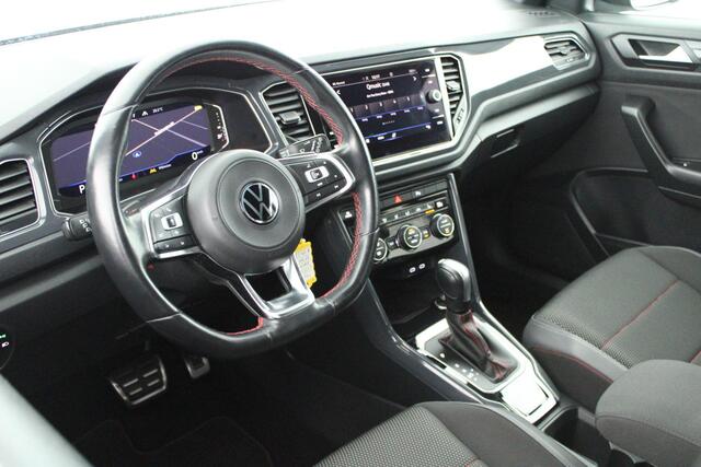 Volkswagen T-Roc 1.5 TSI 150pk DSG Sport Trekhaak Camera Virtual Cockpit Stoelverwarming Navigatie