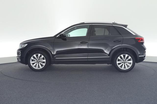 Volkswagen T-Roc 1.5 TSI 150pk DSG Sport Trekhaak Camera Virtual Cockpit Stoelverwarming Navigatie